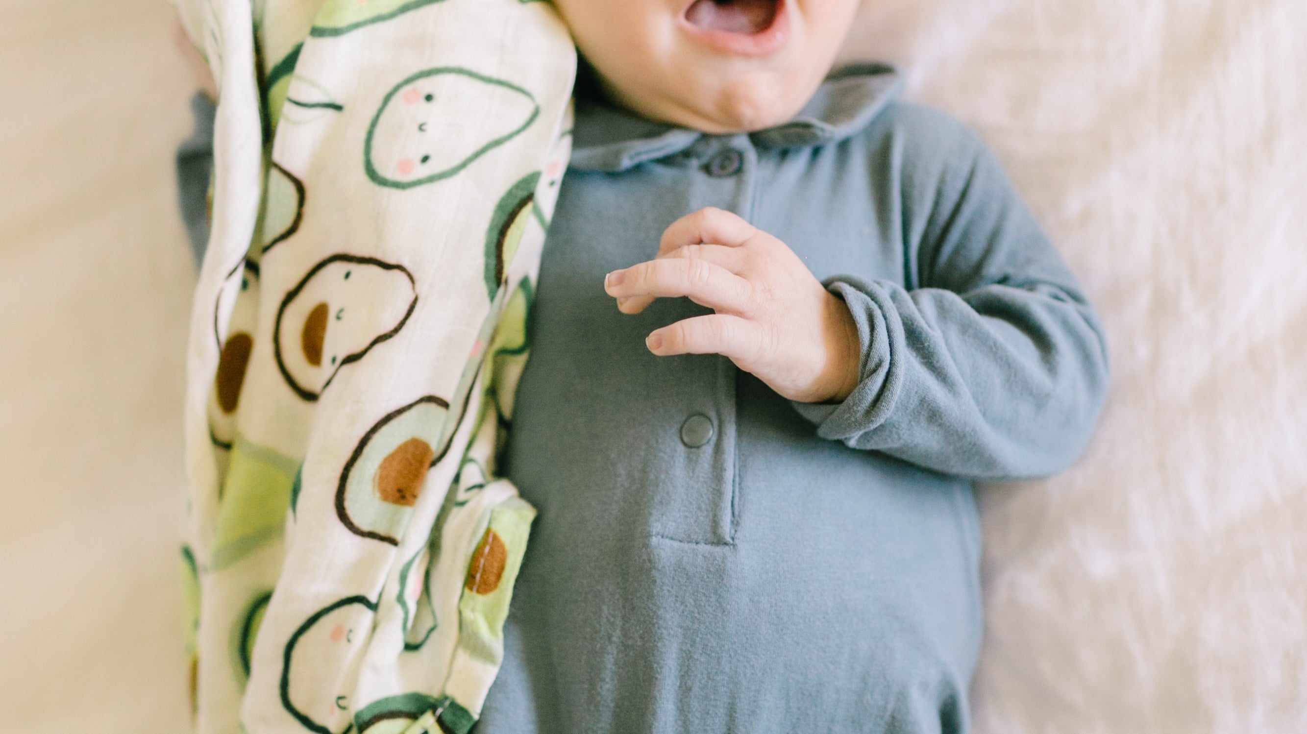 7 habitudes de sommeil qui aident bébé (et les parents !) à mieux se reposer