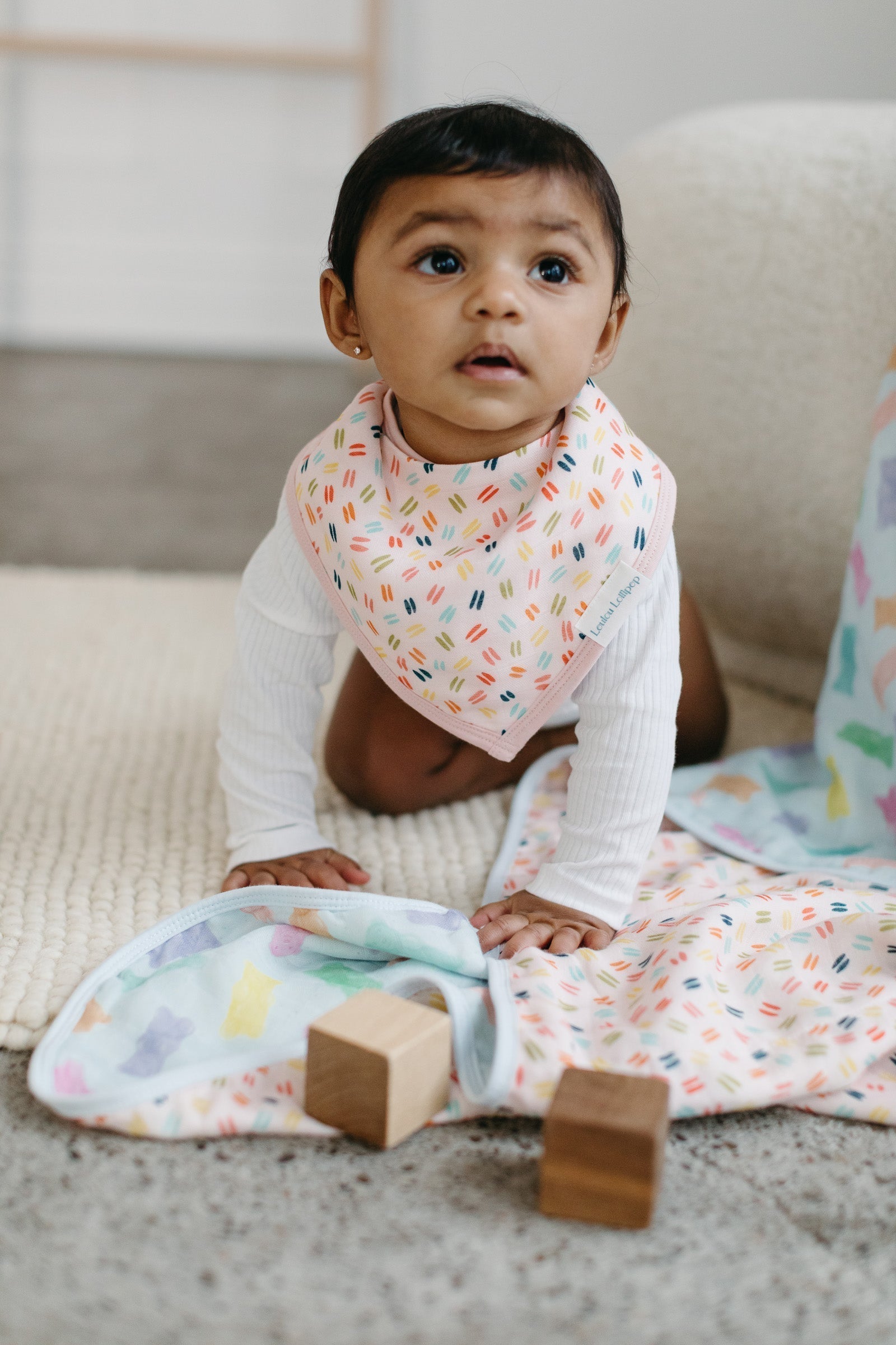 Bandana-Bib-Set-2-Pack-Gummy-Bears--4