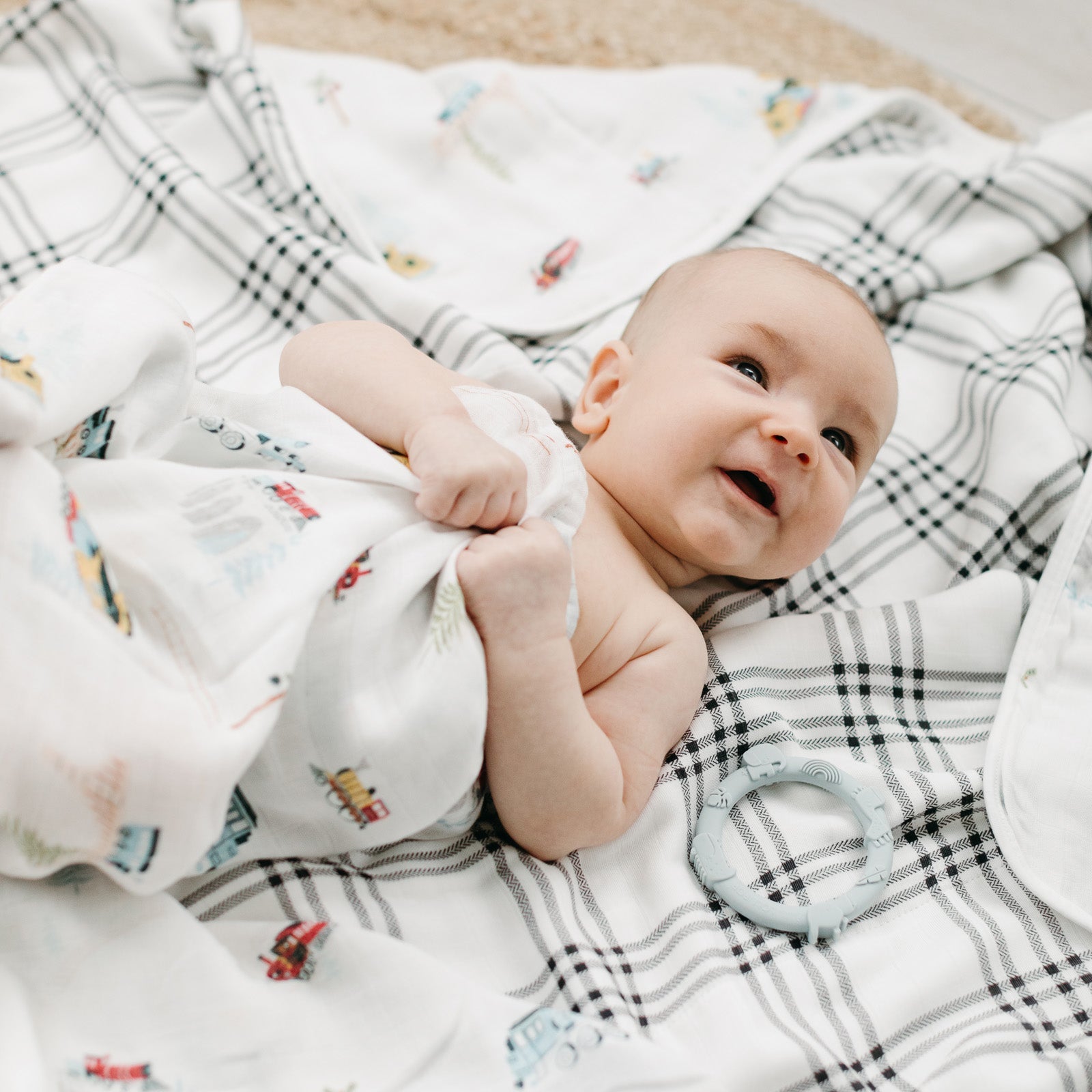 Muslin-Swaddle-All-Aboard-2