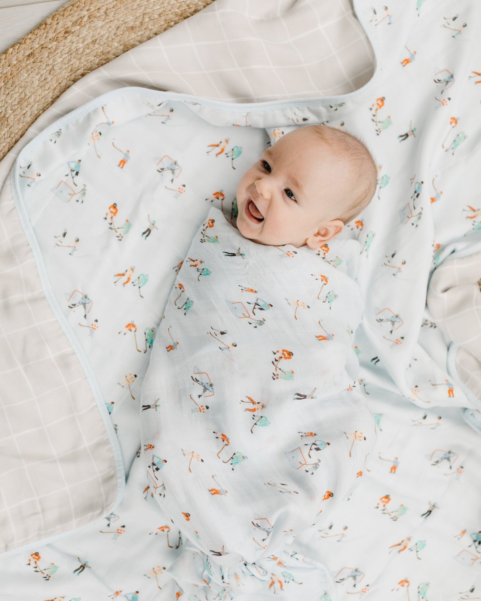Muslin-Swaddle-Ice-hockey-4