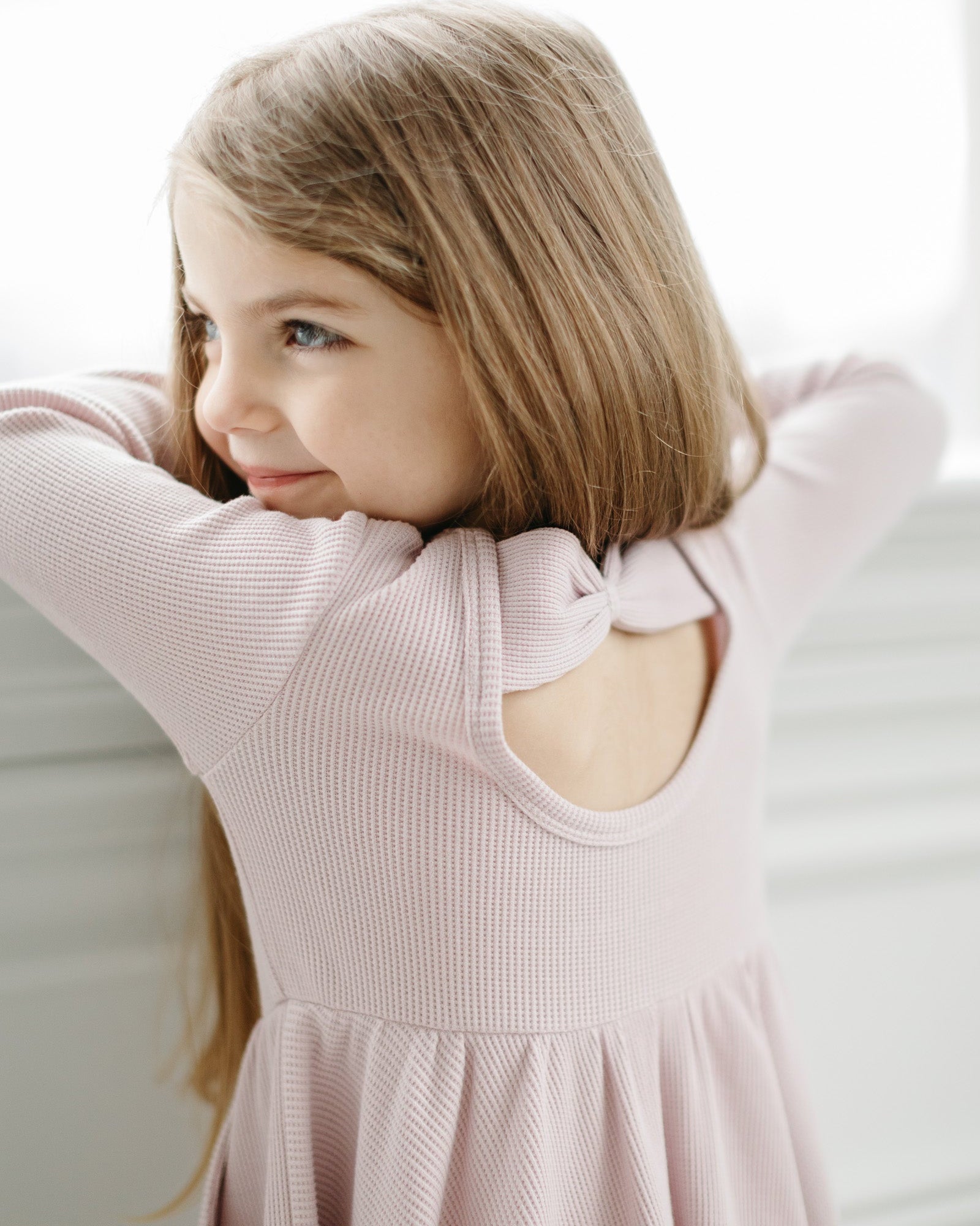 Robe chandail gaufrée à manches longues rose chair 2